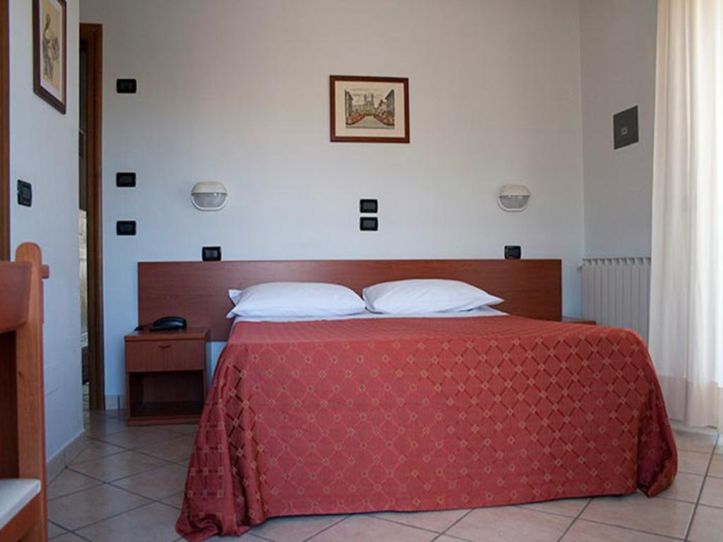 Hotel Monica Chianciano Terme Habitación foto