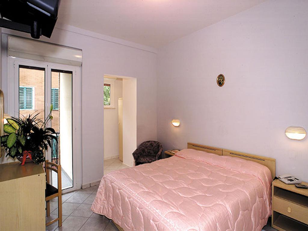 Hotel Monica Chianciano Terme Habitación foto